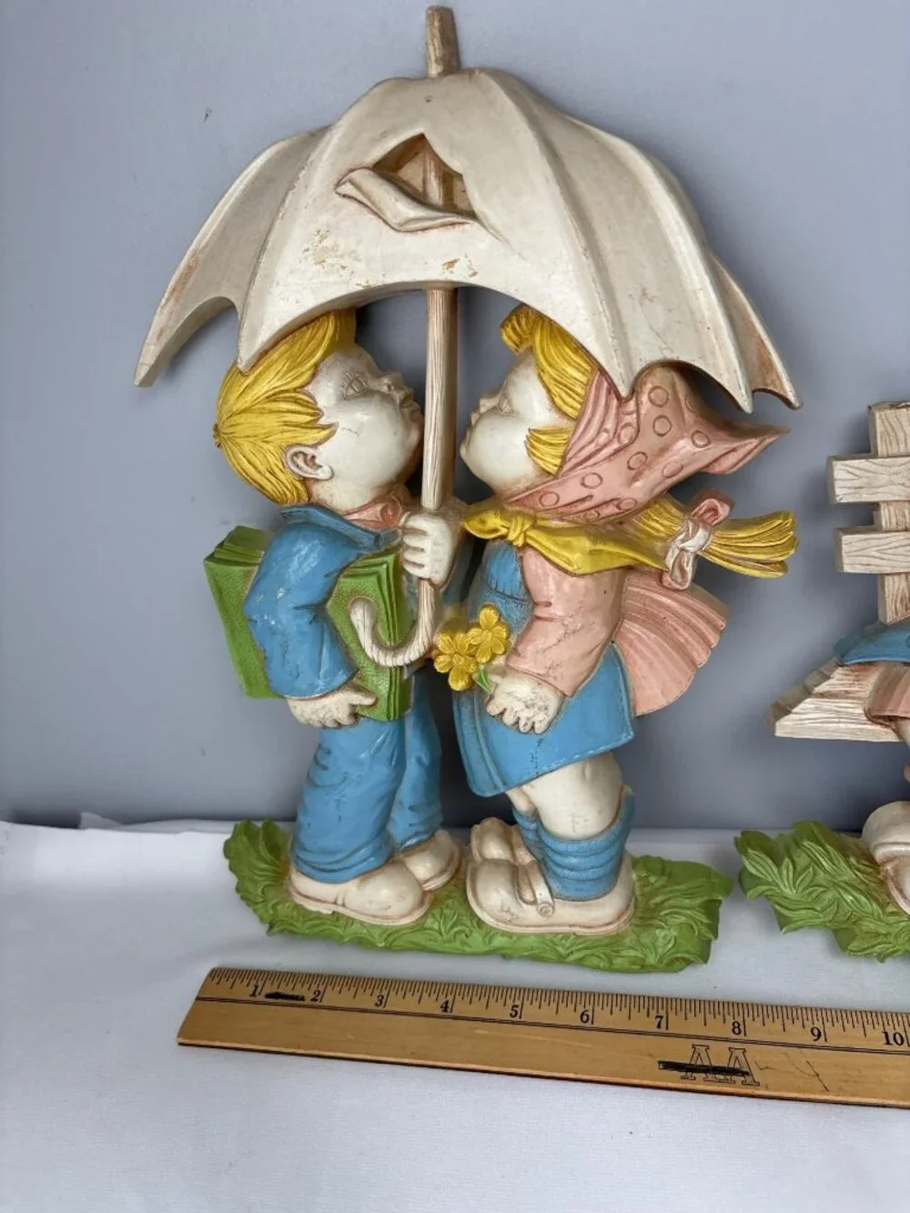 Homco Kids Wall Plaques Boy & Girl Pair Kissing Flower Scenes Adorable!